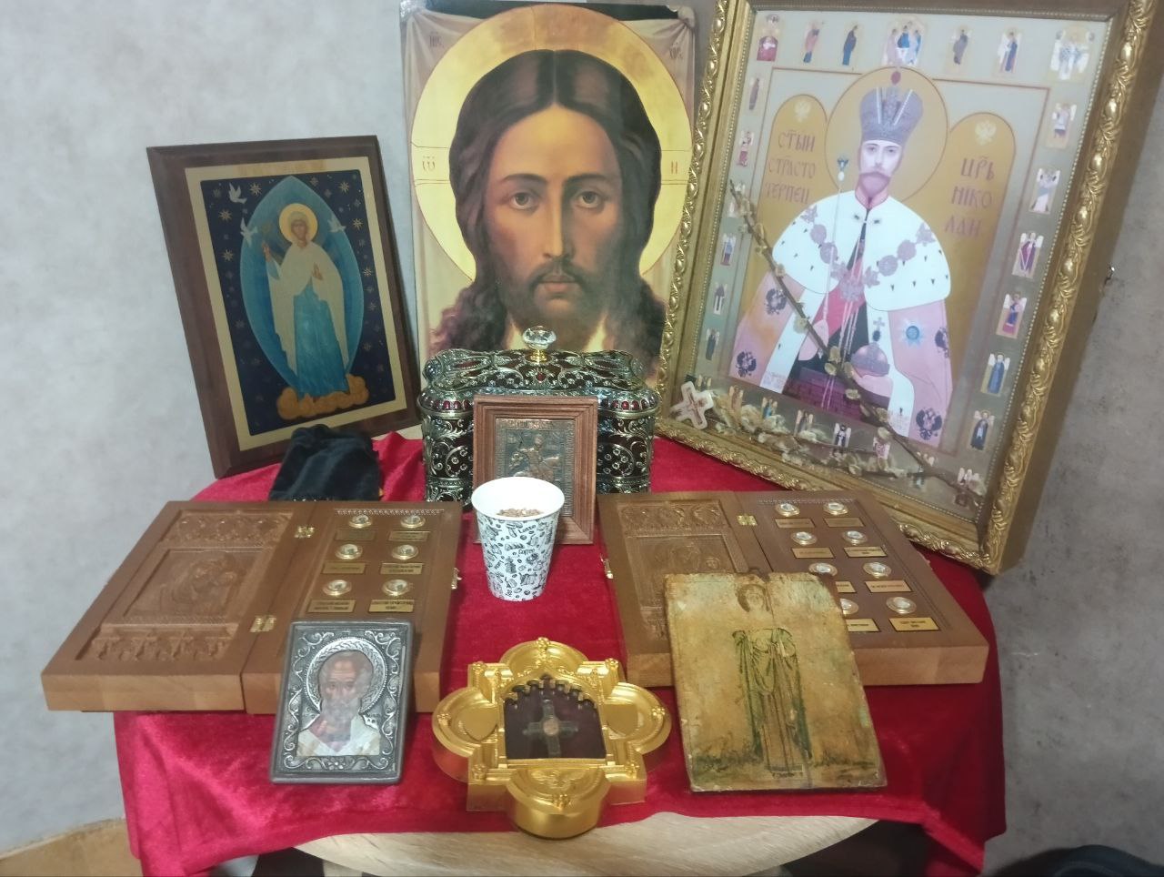 В Храм Рождества Пресвятой Богородицы пгт Черниговка были переданы частицы мощи святых В Храм Рождества Пресвятой Богородицы пгт Черниговка были переданы частицы мощи святых