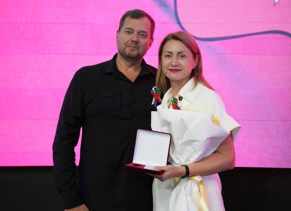 Ангелина Ярчук: Сегодня день рождения отмечает Губернатор Запорожской области Евгений Витальевич Балицкий!