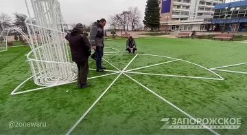 Площадь Победы в Мелитополе преображается: на месте фонтана специалисты собирают масштабную светящуюся конструкцию