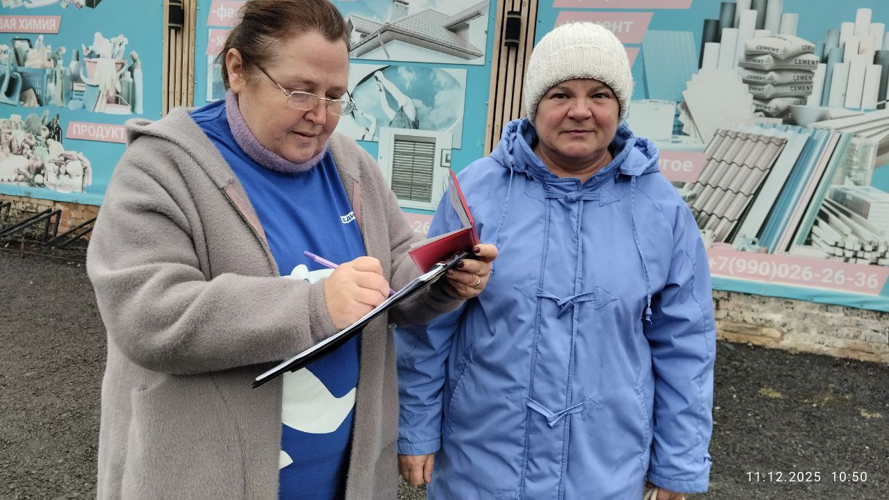 Администрация округа и партия «Единая Россия» помогли переселенцам в селе Плодородном Администрация округа и партия «Единая Россия» помогли переселенцам в селе Плодородном