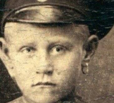 Зачем донские казаки носили серьгу в ухе? Зачем донские казаки носили серьгу в ухе?