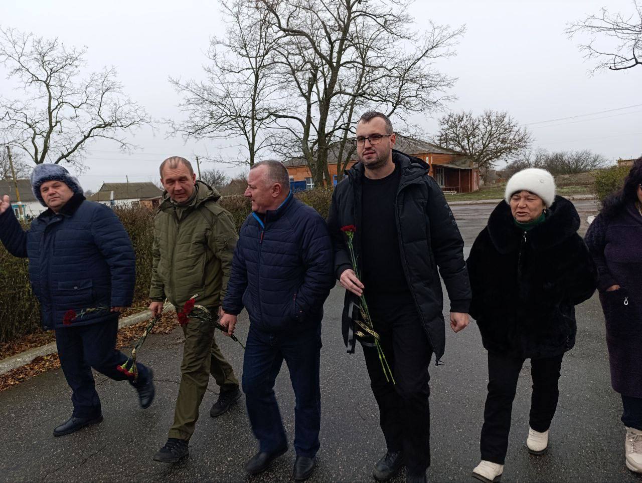 В Гусарке почтили память Героев Отечества