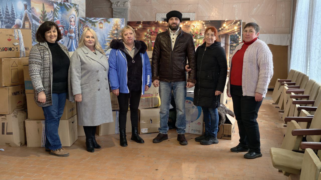 «Первая помощь» в Новопетровке: депутаты и казачество доставили гуманитарный груз «Первая помощь» в Новопетровке: депутаты и казачество доставили гуманитарный груз