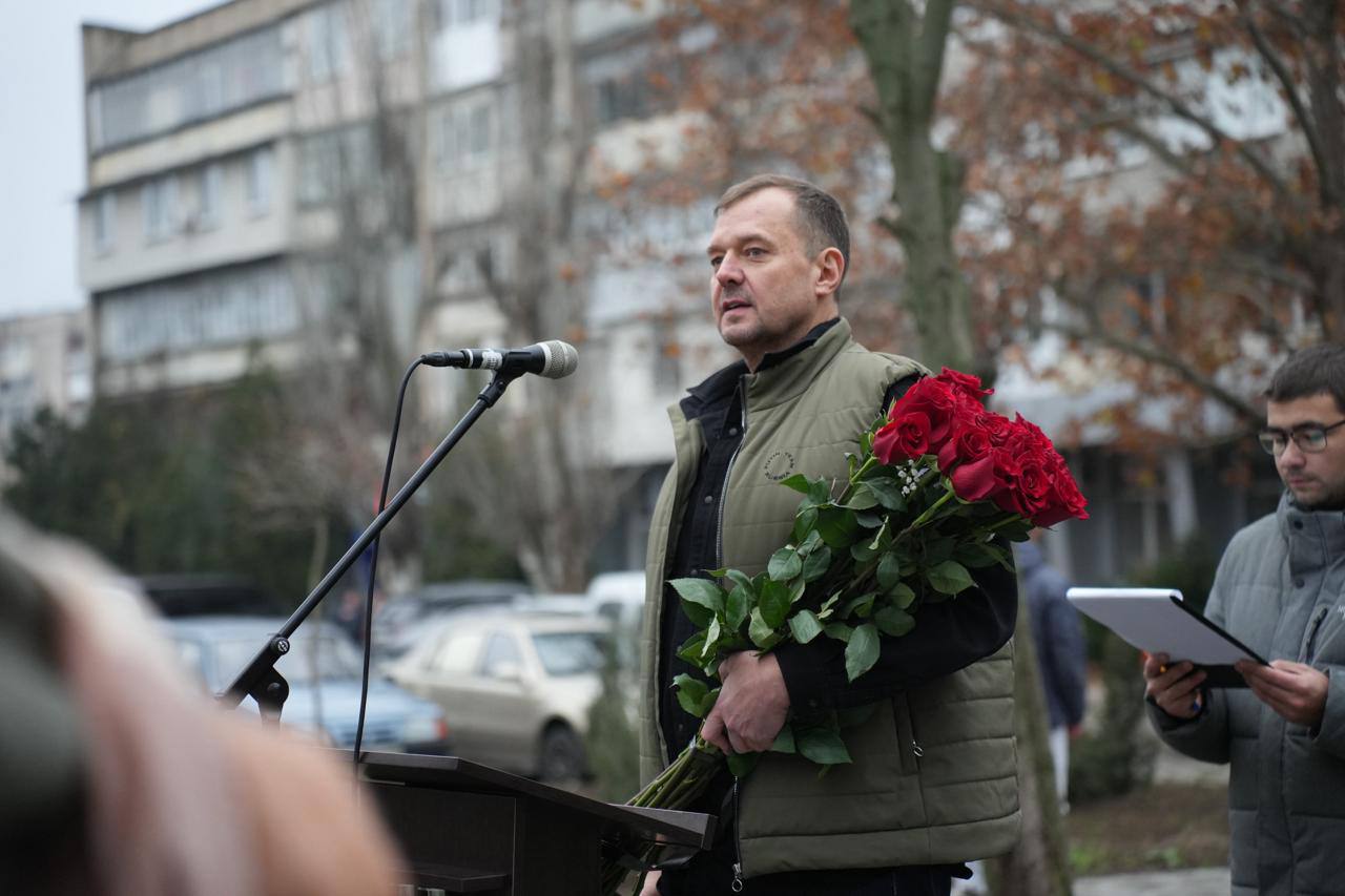 Евгений Балицкий: Принял участие в открытии бюста адмирала Фёдора Ушакова в новом сквере Мелитополя, названном в честь великого русского флотоводца Евгений Балицкий: Принял участие в открытии бюста адмирала Фёдора Ушакова в новом сквере Мелитополя, названном в честь великого русского флотоводца