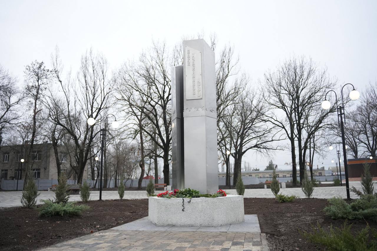 Сегодня в Мелитополе на базе парка Железнодорожников создается парк Участников СВО Сегодня в Мелитополе на базе парка Железнодорожников создается парк Участников СВО