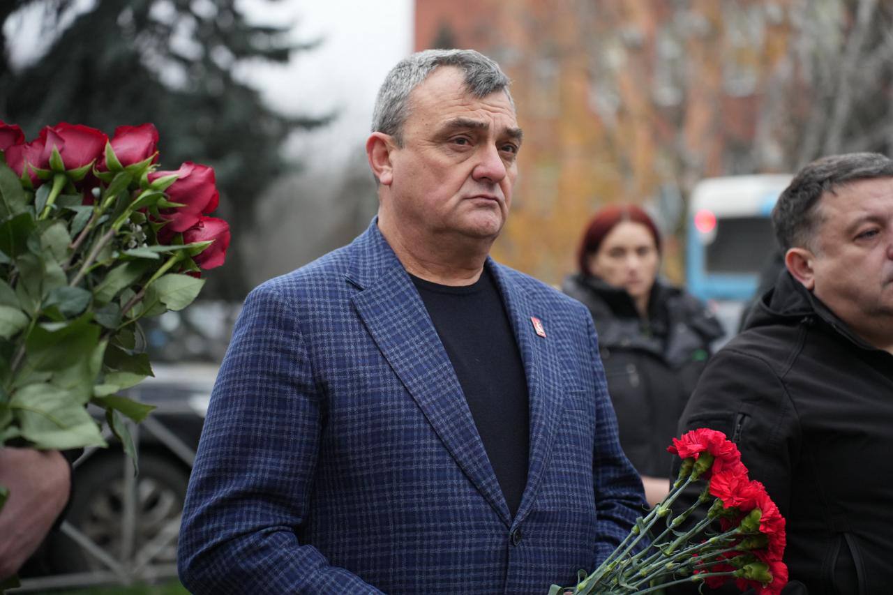 Евгений Балицкий: Принял участие в открытии бюста адмирала Фёдора Ушакова в новом сквере Мелитополя, названном в честь великого русского флотоводца Евгений Балицкий: Принял участие в открытии бюста адмирала Фёдора Ушакова в новом сквере Мелитополя, названном в честь великого русского флотоводца