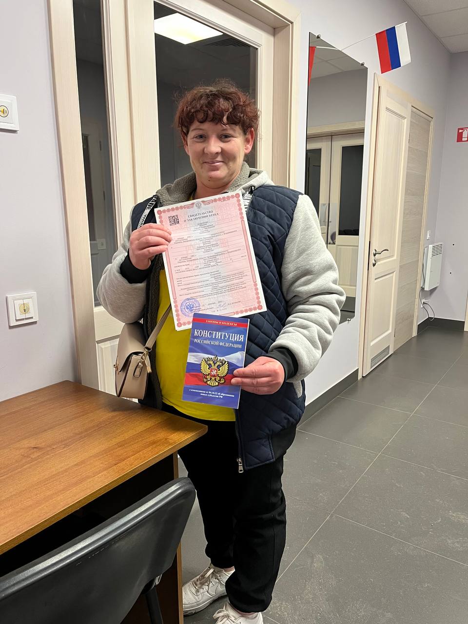 В честь Дня Конституции в территориальном отделе ЗАГС Приазовского района Управления ЗАГС Запорожской области прошла особенная акция В честь Дня Конституции в территориальном отделе ЗАГС Приазовского района Управления ЗАГС Запорожской области прошла особенная акция