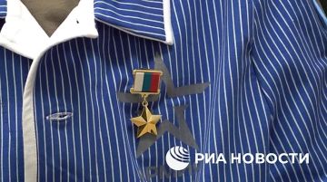 Белоусов вручил "Золотую Звезду" Героя России оператору FPV-дрона центра "Рубикон" с позывным "Филин", уничтожившему пять танков и 169 автомобилей ВСУ