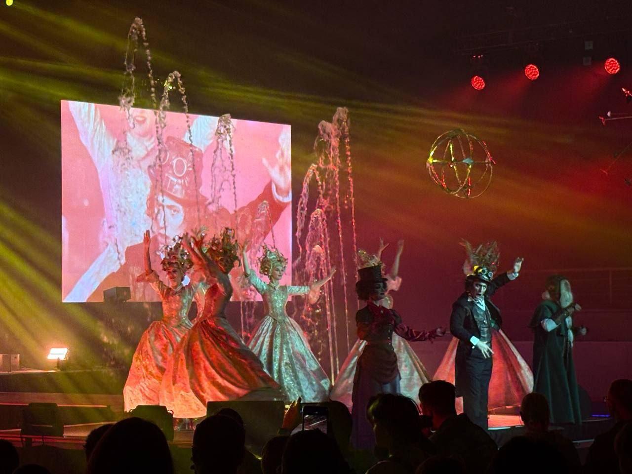 Юные приморцы посетили Губернаторскую ёлку в Мурманске Юные приморцы посетили Губернаторскую ёлку в Мурманске