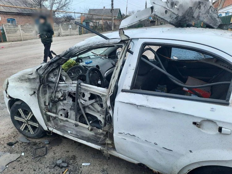 Несколько автомобилей повреждены при атаке ВСУ на запорожский город Несколько автомобилей повреждены при атаке ВСУ на запорожский город