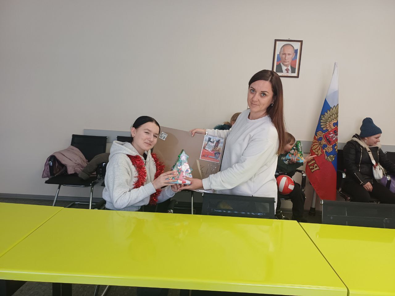 ГБУ «Комплексный центр социального обслуживания населения» Министерства труда и социальной политики Запорожской области выражает искреннюю благодарность волонтёрской роте "Молодая гвардия" г. Судак за оказанную помощь детям... ГБУ «Комплексный центр социального обслуживания населения» Министерства труда и социальной политики Запорожской области выражает искреннюю благодарность волонтёрской роте "Молодая гвардия" г. Судак за оказанную помощь детям...