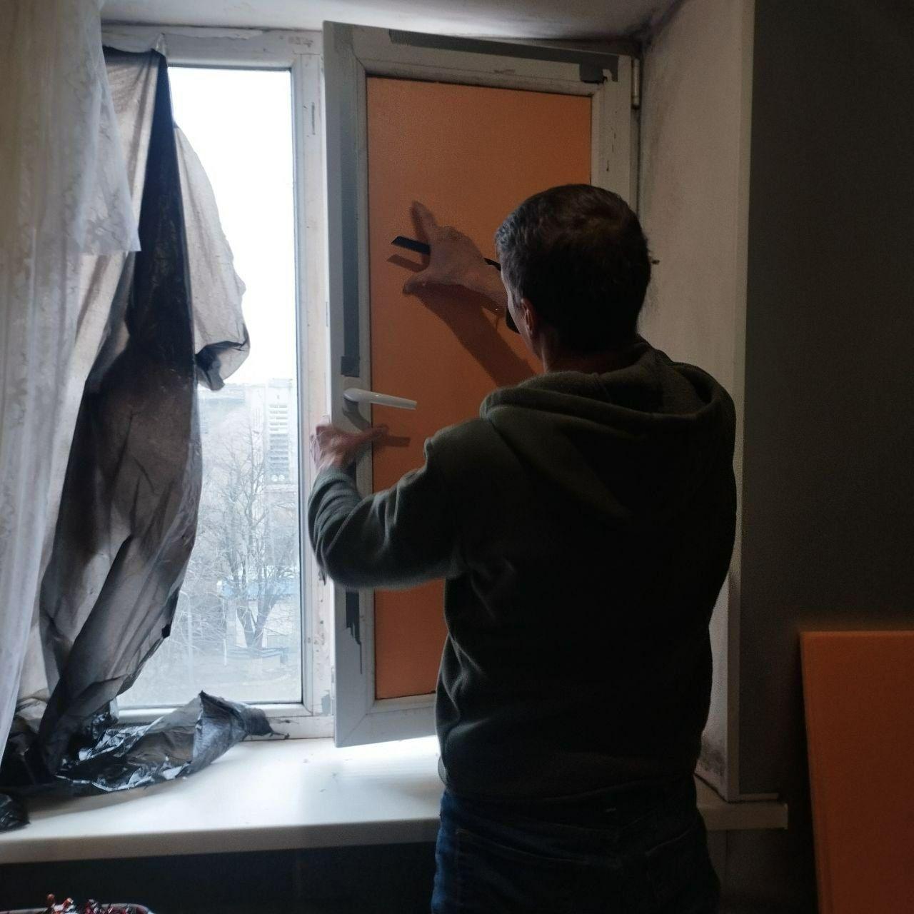 Аварийная бригада «КарелКоммунЭнерго» занимается ликвидацией последствий обстрелов в городе Васильевка Аварийная бригада «КарелКоммунЭнерго» занимается ликвидацией последствий обстрелов в городе Васильевка