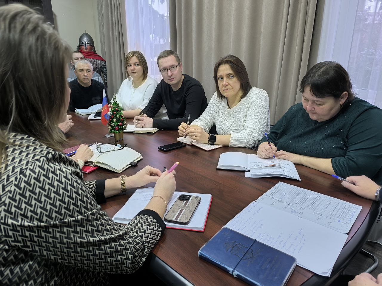 Александр Трудоношин: Организовал совещание с ключевыми представителями: заместителями, аппаратом, шеф-регионом и Советом депутатов Александр Трудоношин: Организовал совещание с ключевыми представителями: заместителями, аппаратом, шеф-регионом и Советом депутатов