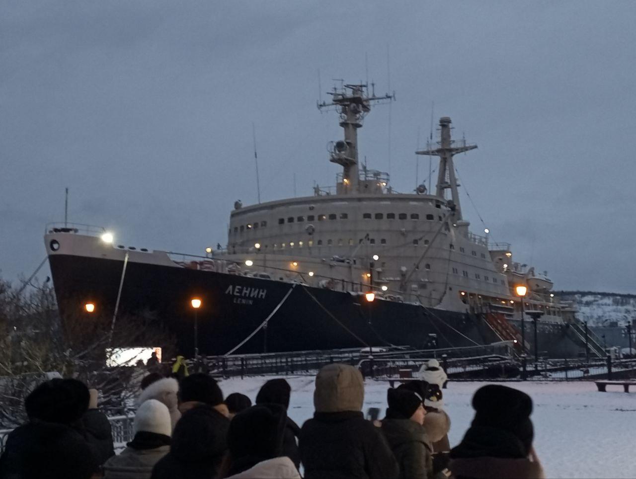 Юные приморцы посетили Губернаторскую ёлку в Мурманске Юные приморцы посетили Губернаторскую ёлку в Мурманске