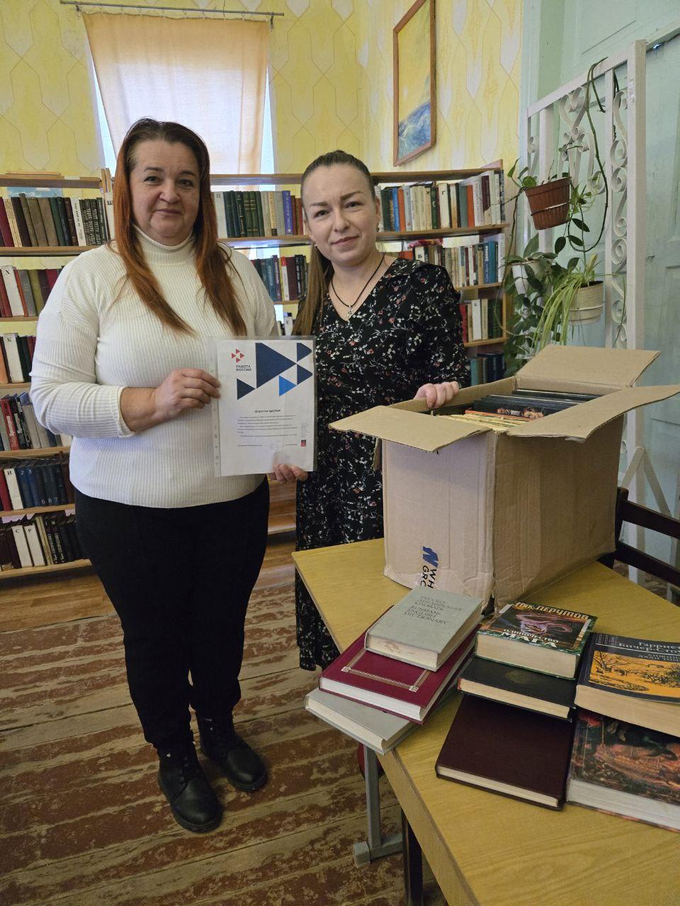 Книжный фонд Камышеватской библиотеки пополнился новинками!