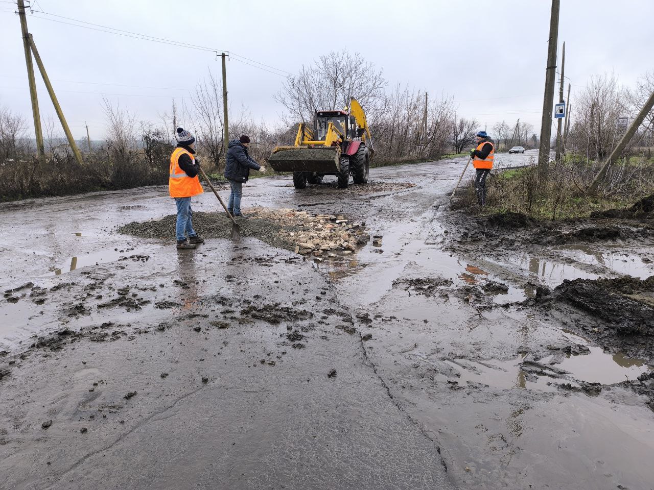 При содействии депутатов Токмакского окружного Совета, администрации муниципального округа и территориального отдела г.Молочанск проведены работы по благоустройству улиц в Токмаке и Молочанске При содействии депутатов Токмакского окружного Совета, администрации муниципального округа и территориального отдела г.Молочанск проведены работы по благоустройству улиц в Токмаке и Молочанске