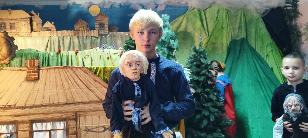 Юные артисты Константиновки представили кукольный спектакль Юные артисты Константиновки представили кукольный спектакль