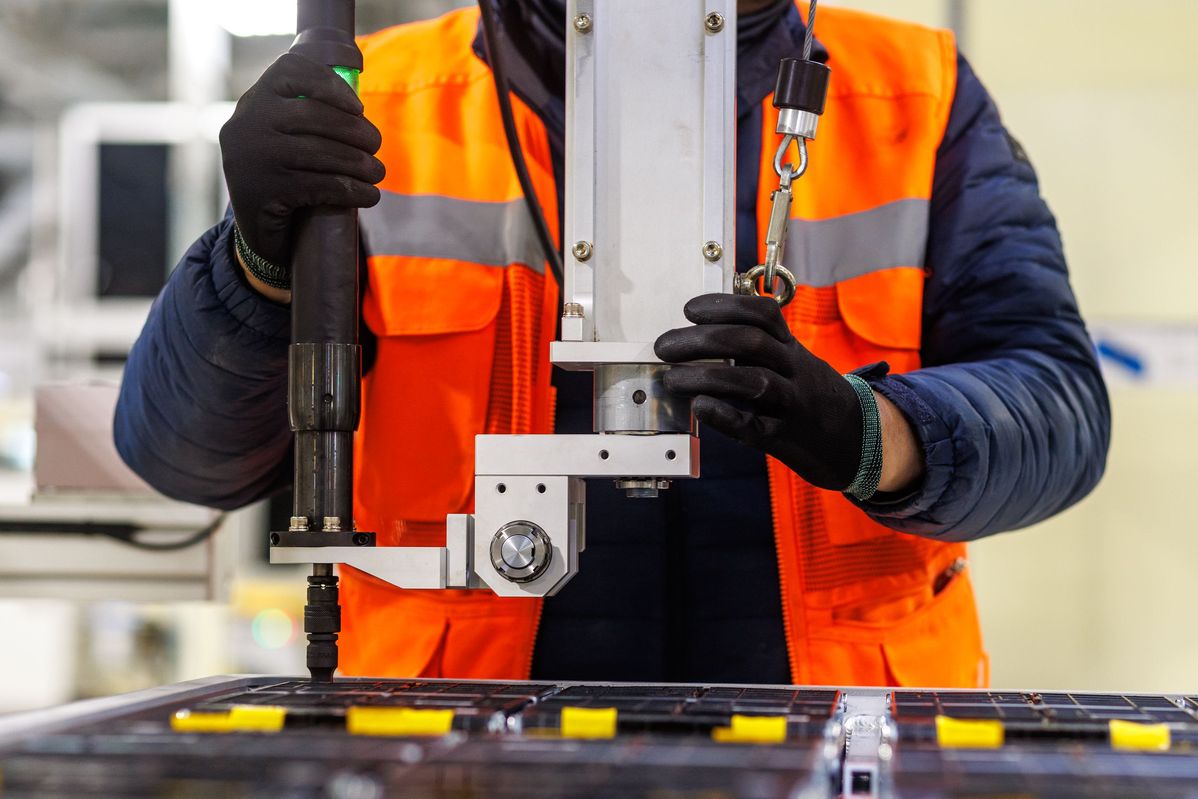 Гигафабрика по производству накопителей энергии начала работу в Неманском районе Калининградской области. Гигафабрика по производству накопителей энергии начала работу в Неманском районе Калининградской области.