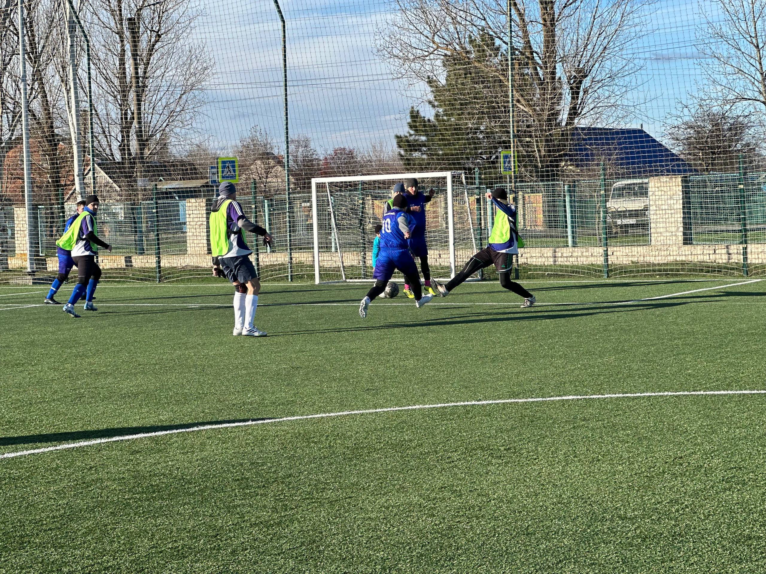 13 декабря, на футбольном поле СК «Олимпиец», прошел 9 тур Осеннего Чемпионата Приморской любительской лиги (ПЛЛ) по футболу 6х6, посвященного Году защитника Отечества 13 декабря, на футбольном поле СК «Олимпиец», прошел 9 тур Осеннего Чемпионата Приморской любительской лиги (ПЛЛ) по футболу 6х6, посвященного Году защитника Отечества