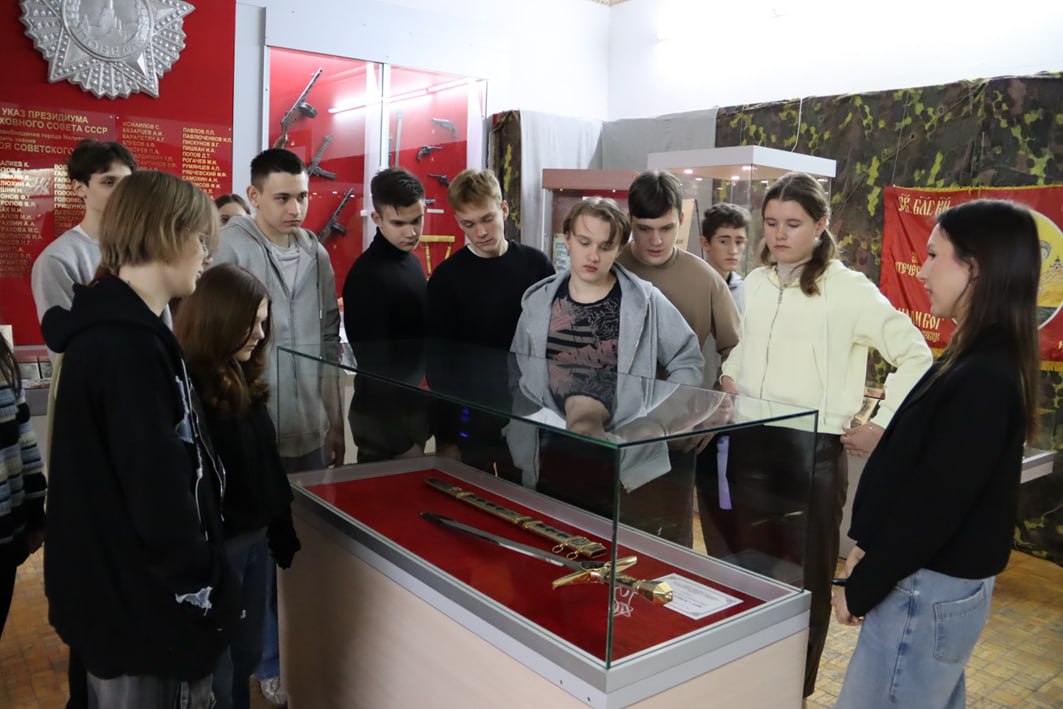 «Память сильнее времени»: школьники Мелитополя — в музее боевой славы «Память сильнее времени»: школьники Мелитополя — в музее боевой славы