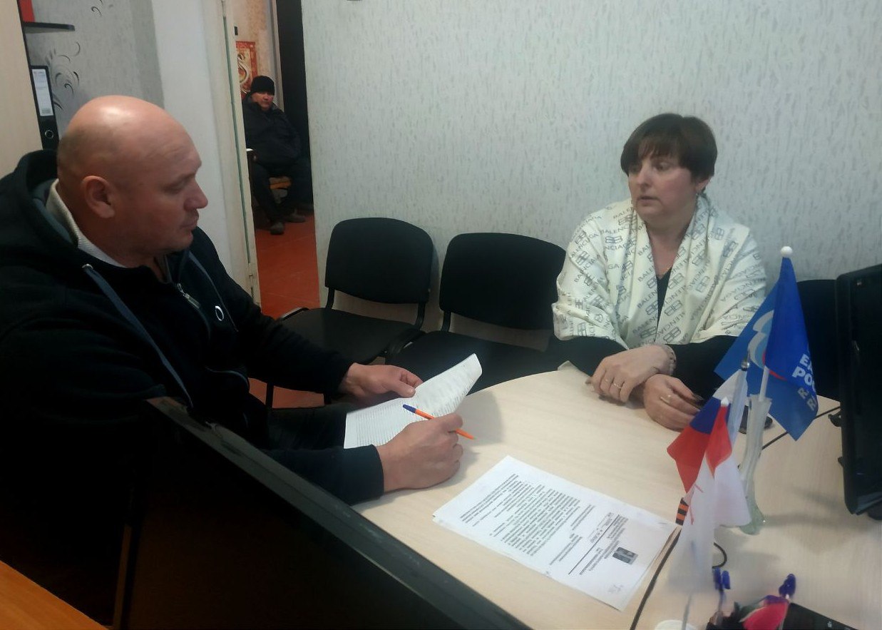 Сотрудники территориального отдела Новониколаевской группы сёл провели встречи с местными сельхозпроизводителями Сотрудники территориального отдела Новониколаевской группы сёл провели встречи с местными сельхозпроизводителями