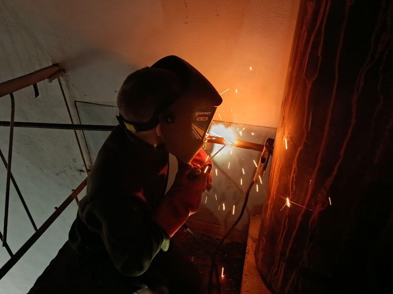 Специалисты из Марий Эл отремонтировали систему отопления в школе Новозлатополя