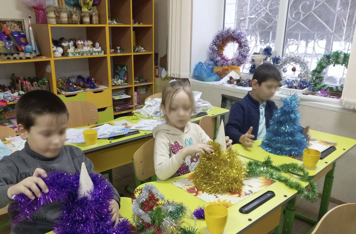 В кружке декоративно прикладного творчества прошёл мастер – класс: Создайте волшебную, декоративную ёлочку из новогоднего дождика! В кружке декоративно прикладного творчества прошёл мастер – класс: Создайте волшебную, декоративную ёлочку из новогоднего дождика!