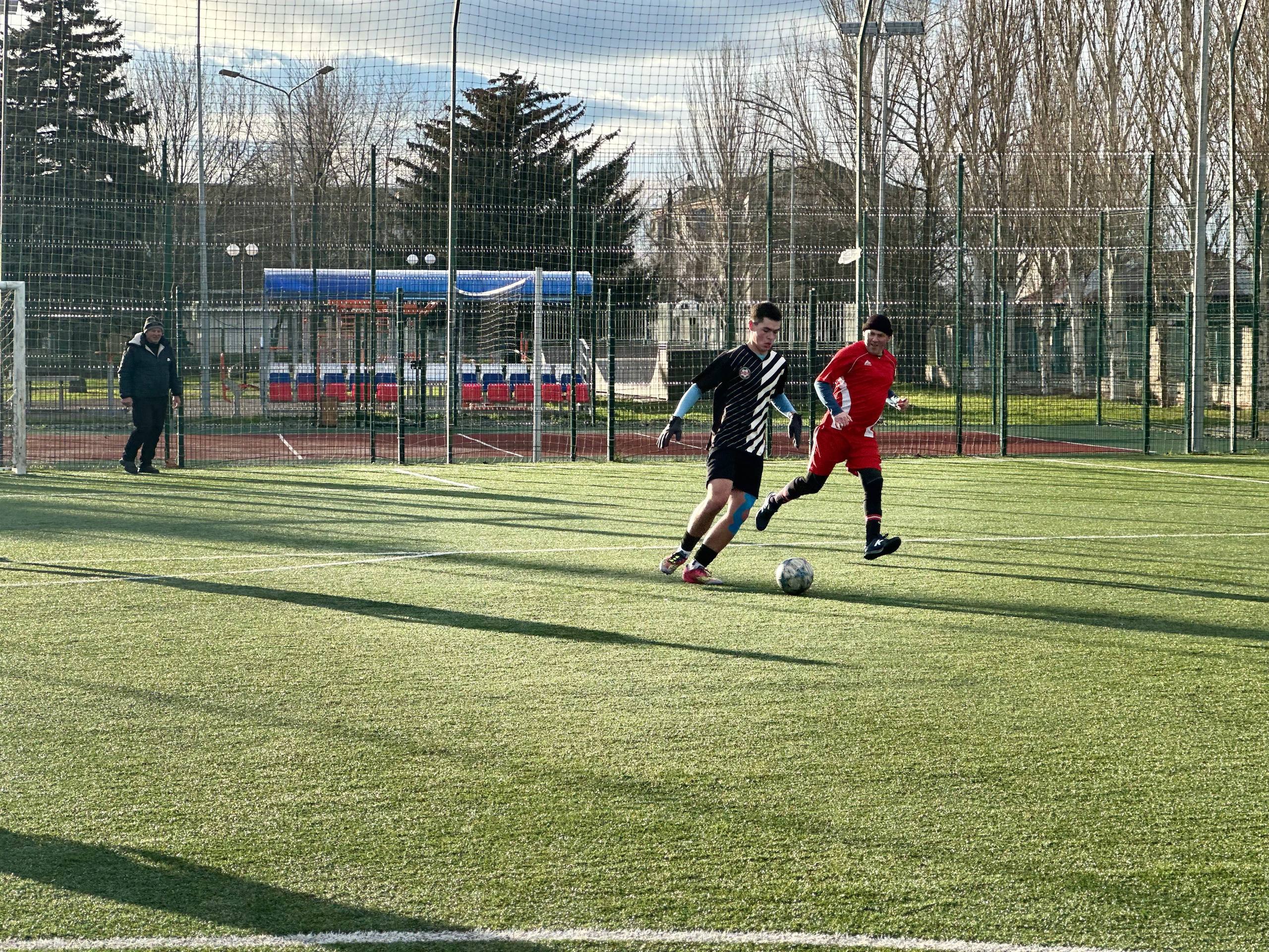 13 декабря, на футбольном поле СК «Олимпиец», прошел 9 тур Осеннего Чемпионата Приморской любительской лиги (ПЛЛ) по футболу 6х6, посвященного Году защитника Отечества 13 декабря, на футбольном поле СК «Олимпиец», прошел 9 тур Осеннего Чемпионата Приморской любительской лиги (ПЛЛ) по футболу 6х6, посвященного Году защитника Отечества