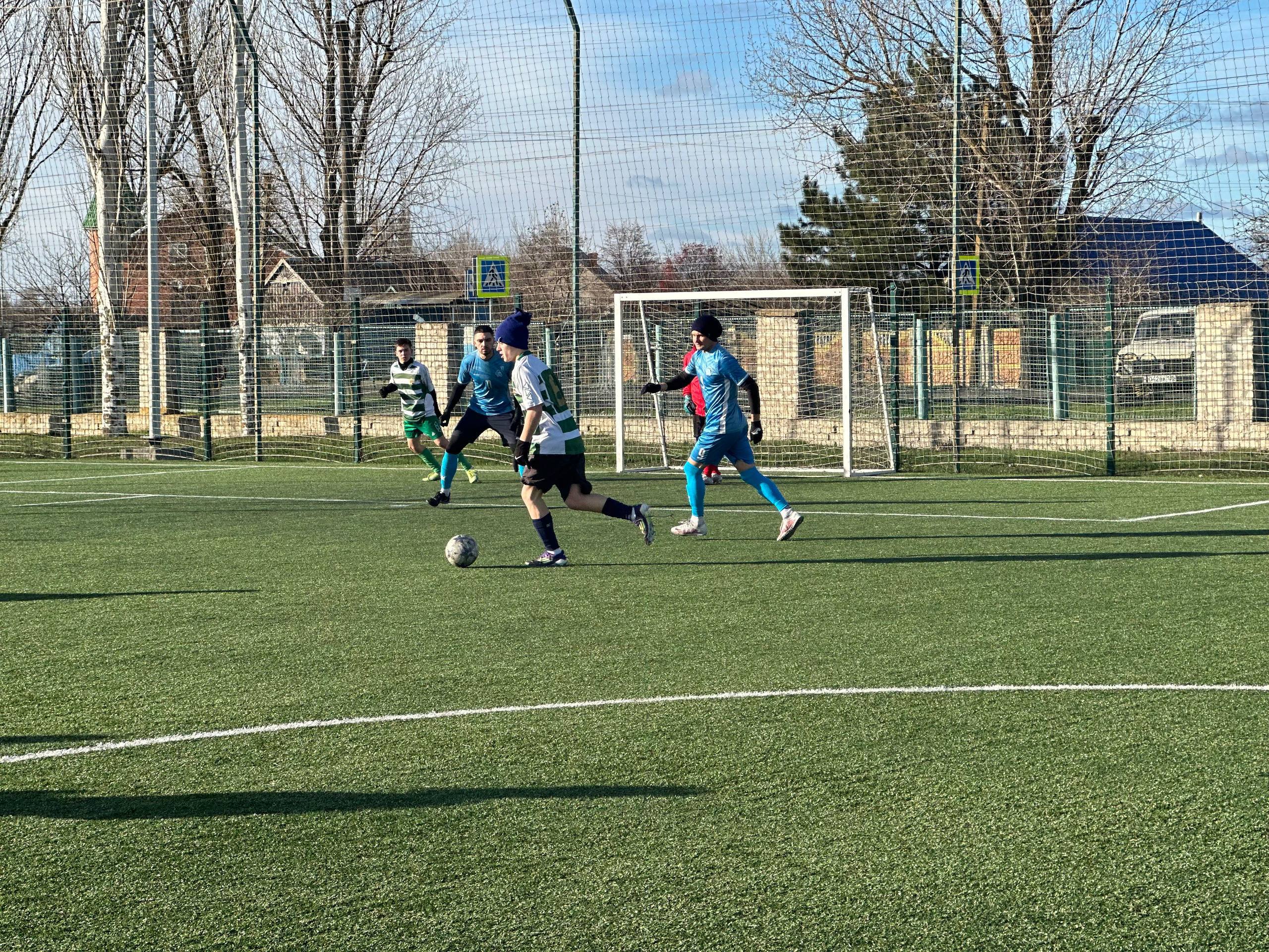 13 декабря, на футбольном поле СК «Олимпиец», прошел 9 тур Осеннего Чемпионата Приморской любительской лиги (ПЛЛ) по футболу 6х6, посвященного Году защитника Отечества 13 декабря, на футбольном поле СК «Олимпиец», прошел 9 тур Осеннего Чемпионата Приморской любительской лиги (ПЛЛ) по футболу 6х6, посвященного Году защитника Отечества