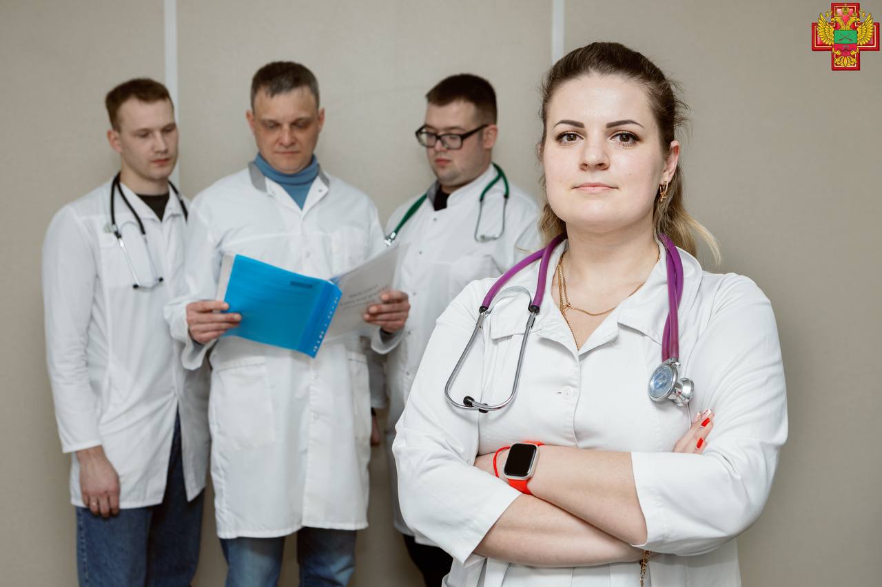 Новые кадры для сельской медицины: за три года по земской программе в регион приехало 80 медработников