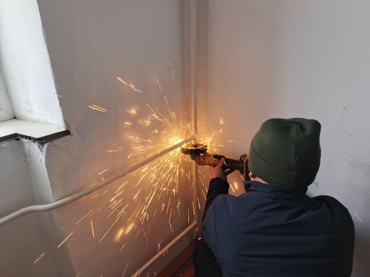 Специалисты из Марий Эл отремонтировали систему отопления в школе Новозлатополя Специалисты из Марий Эл отремонтировали систему отопления в школе Новозлатополя