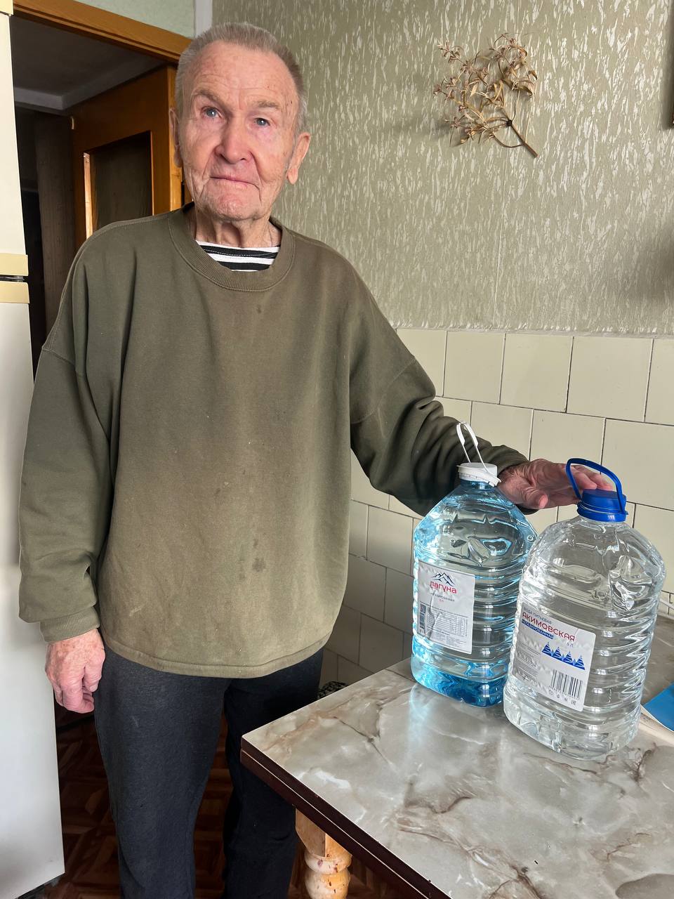 Добровольцы Запорожского РО ВСКС вновь навестили своего друга — ветерана труда Василия Григорьевича Огуя, одного из старейших жителей региона