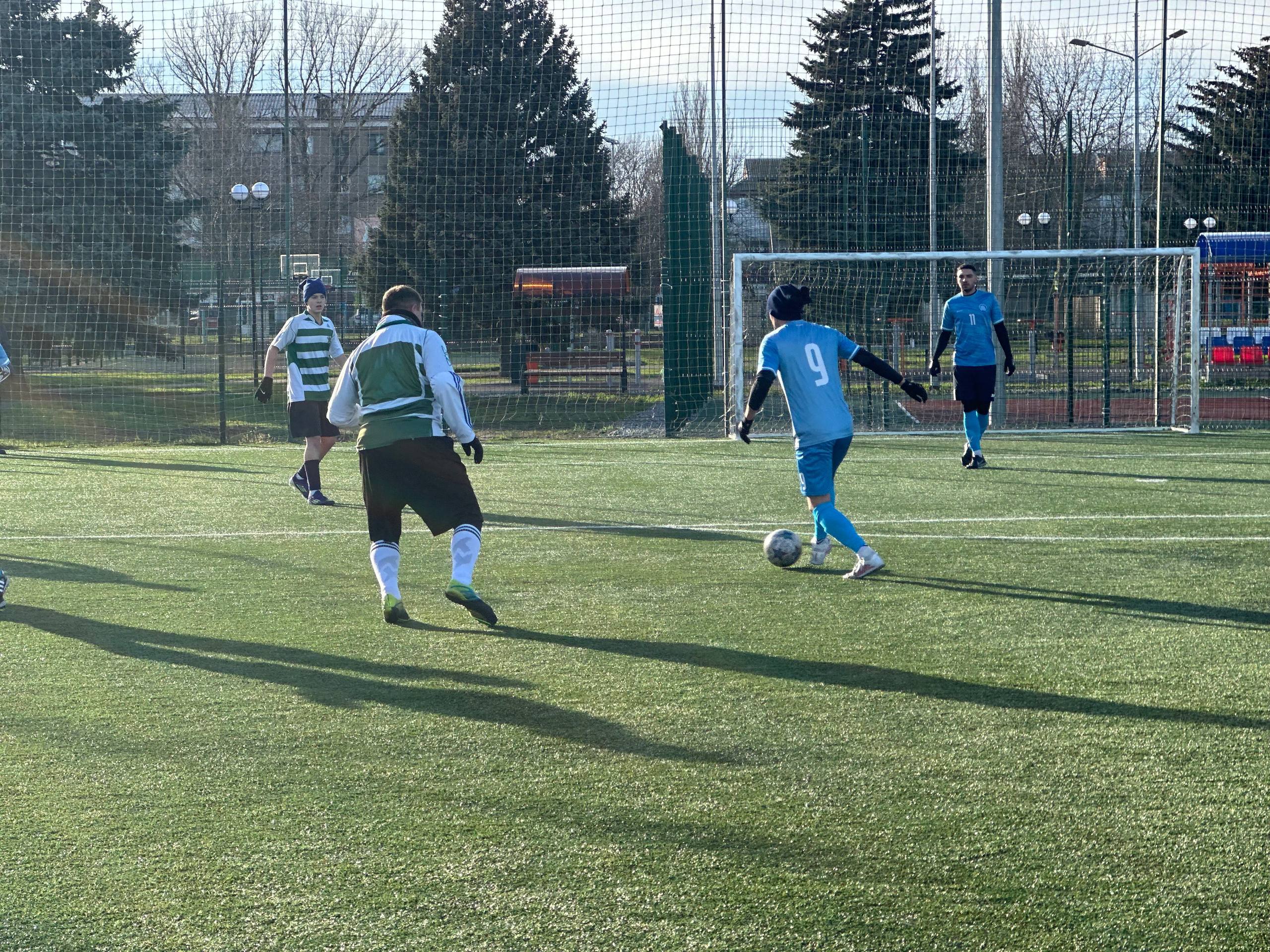 13 декабря, на футбольном поле СК «Олимпиец», прошел 9 тур Осеннего Чемпионата Приморской любительской лиги (ПЛЛ) по футболу 6х6, посвященного Году защитника Отечества 13 декабря, на футбольном поле СК «Олимпиец», прошел 9 тур Осеннего Чемпионата Приморской любительской лиги (ПЛЛ) по футболу 6х6, посвященного Году защитника Отечества
