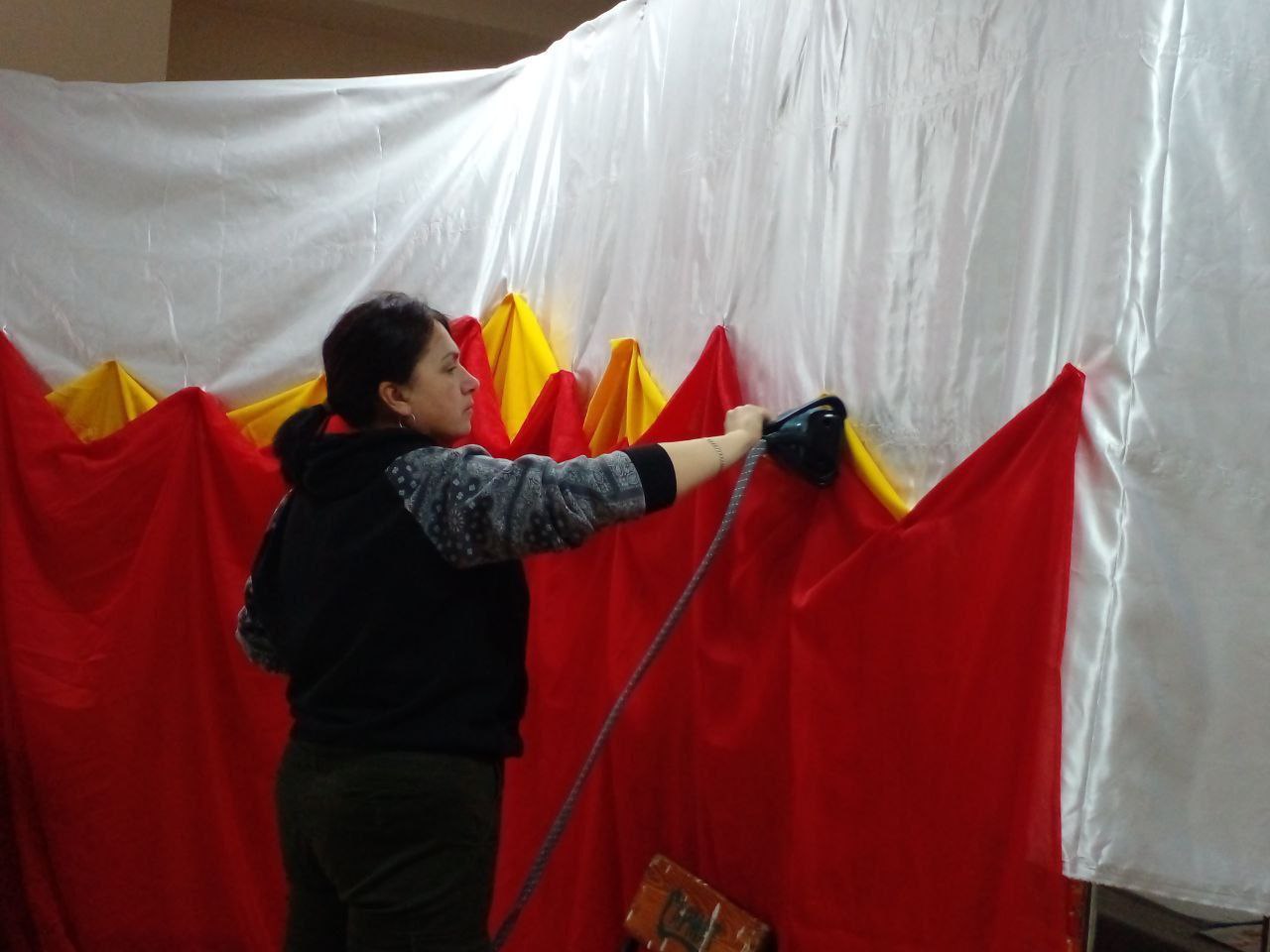 В Кирилловском Доме культуры идёт подготовка к Новому году В Кирилловском Доме культуры идёт подготовка к Новому году