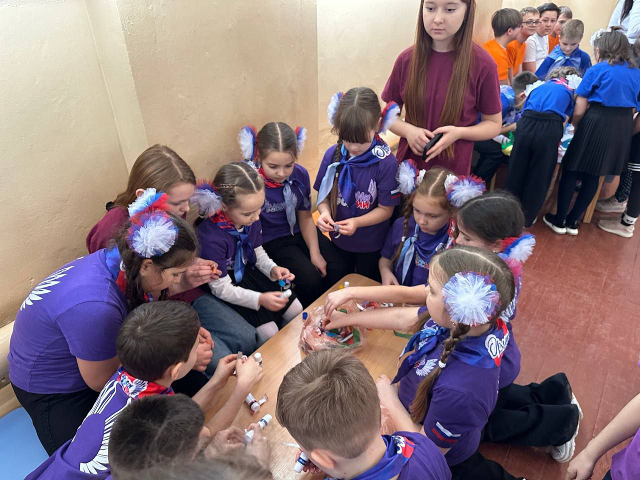 В Акимовской СОШ №27 имени Г. И. Бояринова прошел значимый праздник, посвященный подведению итогов по образовательному треку "Орленок-Мастер" в рамках Всероссийской программы "Орлята России" В Акимовской СОШ №27 имени Г. И. Бояринова прошел значимый праздник, посвященный подведению итогов по образовательному треку "Орленок-Мастер" в рамках Всероссийской программы "Орлята России"