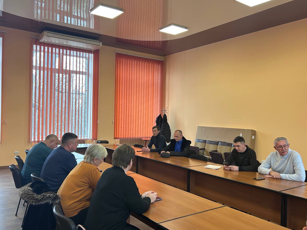 16 декабря в малом зале администрации Приморского муниципалитета состоялось 39-е заседание Приморского окружного Совета депутатов, которое провел его председатель Никита Комелов 16 декабря в малом зале администрации Приморского муниципалитета состоялось 39-е заседание Приморского окружного Совета депутатов, которое провел его председатель Никита Комелов