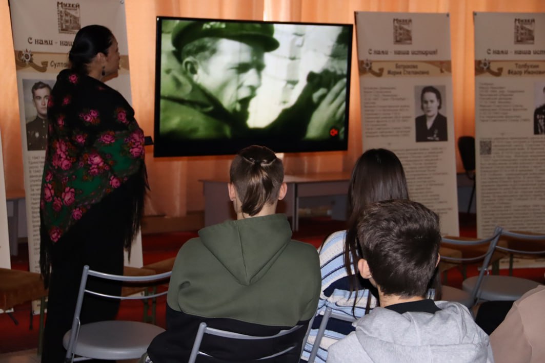 «Память сильнее времени»: школьники Мелитополя — в музее боевой славы «Память сильнее времени»: школьники Мелитополя — в музее боевой славы