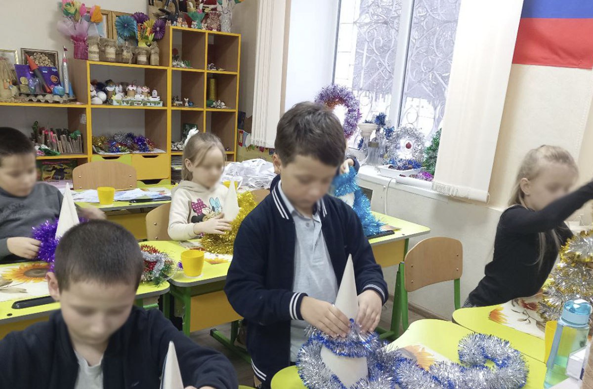 В кружке декоративно прикладного творчества прошёл мастер – класс: Создайте волшебную, декоративную ёлочку из новогоднего дождика! В кружке декоративно прикладного творчества прошёл мастер – класс: Создайте волшебную, декоративную ёлочку из новогоднего дождика!