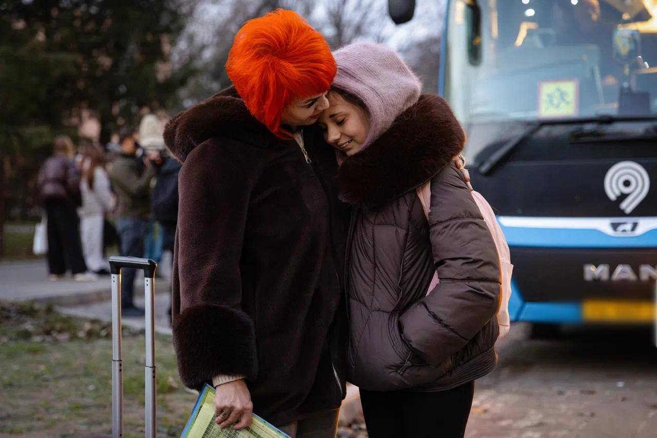 Евгений Балицкий: Дети из социальных центров и семей, проживающих вблизи линии боевого соприкосновения, отправились в Москву — на главную ёлку страны Евгений Балицкий: Дети из социальных центров и семей, проживающих вблизи линии боевого соприкосновения, отправились в Москву — на главную ёлку страны