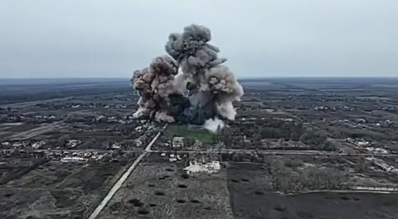 Красивые кадры прилёта по цели бандеровцев в Новоподгородном в Днепропетровской области