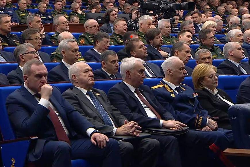 Расширенное заседание коллегии Минобороны РФ прошло с участием Президента России Расширенное заседание коллегии Минобороны РФ прошло с участием Президента России