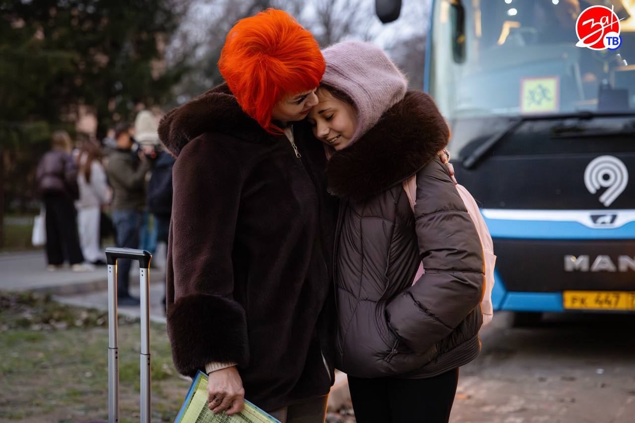 По инициативе Губернатора Запорожской области дети из социальных центров и семей проживающих вблизи линии боевого соприкосновения отправятся в Москву — на главную ёлку страны По инициативе Губернатора Запорожской области дети из социальных центров и семей проживающих вблизи линии боевого соприкосновения отправятся в Москву — на главную ёлку страны