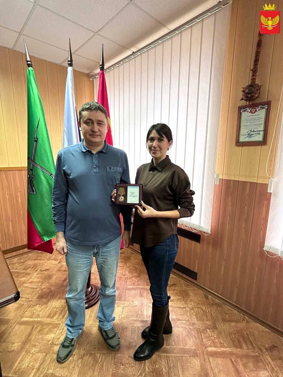 Ко Дню Конституции Российской Федерации губернатор Запорожской области Евгений Балицкий отметил ответственную работу и профессионализм сотрудников отделов администрации Приморского муниципального округа Ко Дню Конституции Российской Федерации губернатор Запорожской области Евгений Балицкий отметил ответственную работу и профессионализм сотрудников отделов администрации Приморского муниципального округа