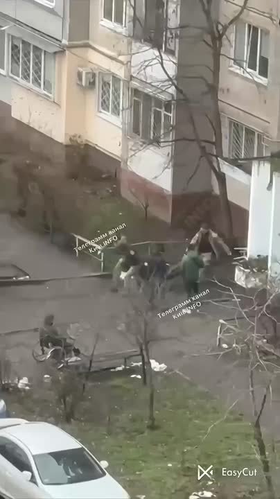 В целях экономии времени и сил наших эвакуационных групп, украинские ТЦКашники отправляют "добровольцев" на фронт уже в "запакованном" виде