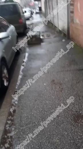 Они пыточную устроили прямо во дворе?