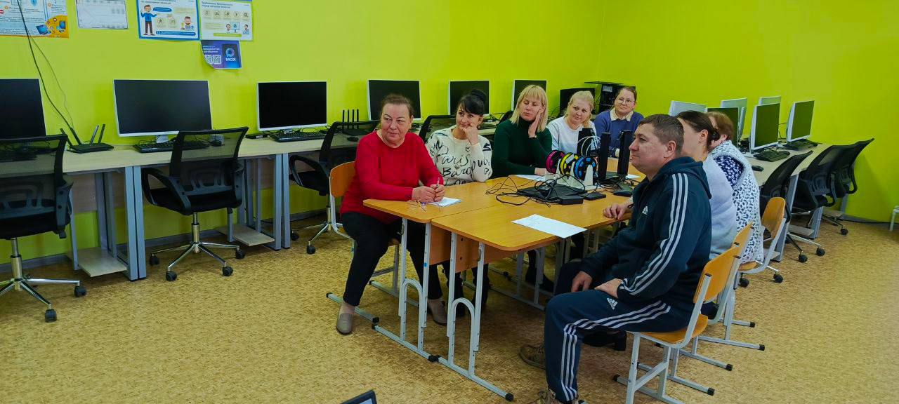 ГБУ ОО ЗО СОШ Пологовского района смотрит прямую линию с Президентом РФ