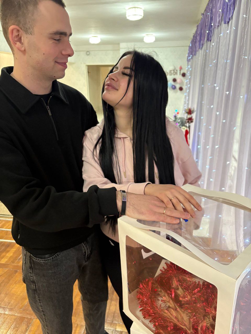 Сотрудники отдела ЗАГС Токмакского района Управления ЗАГС Запорожской области стали свидетелями прекрасного события – юбилейной регистрации брака Сотрудники отдела ЗАГС Токмакского района Управления ЗАГС Запорожской области стали свидетелями прекрасного события – юбилейной регистрации брака