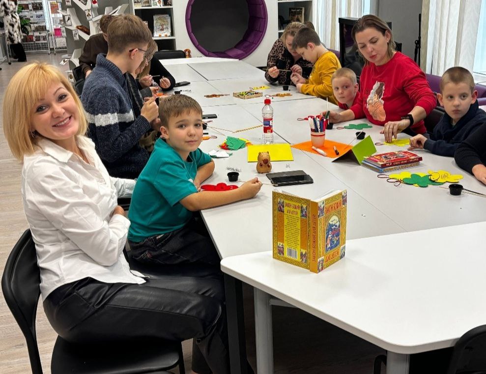 Добрая встреча в библиотеке: разговор о Николае Чудотворце и творческое вдохновение Добрая встреча в библиотеке: разговор о Николае Чудотворце и творческое вдохновение