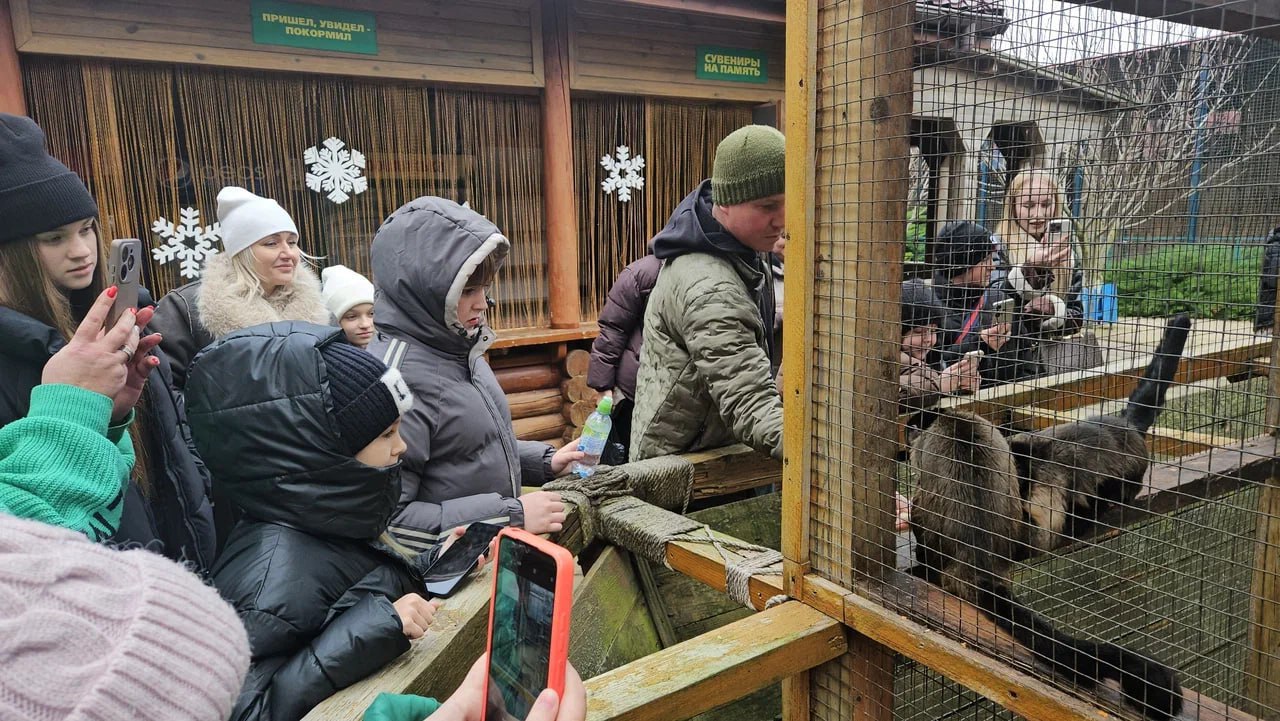 В канун Нового года дети участников СВО посетили бердянский зоопарк В канун Нового года дети участников СВО посетили бердянский зоопарк
