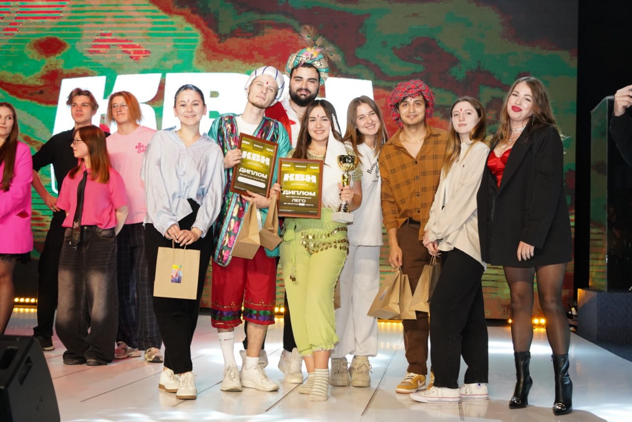 В Мелитополе определили победителя третьего сезона Запорожской лиги КВН В Мелитополе определили победителя третьего сезона Запорожской лиги КВН